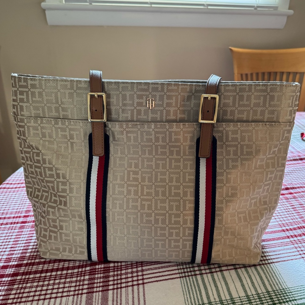 Tommy Hilfiger Vinyl Tote in Beige with Patriotic Accent